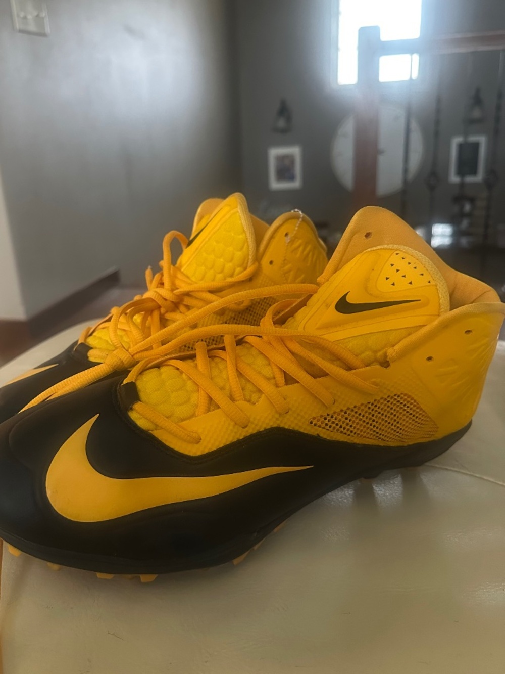 New Nike men’s baseball/football cleats